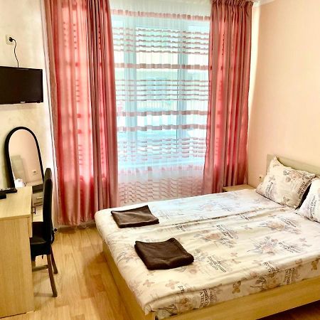 First Sea Line Coast Apartment Friends Поморие Екстериор снимка