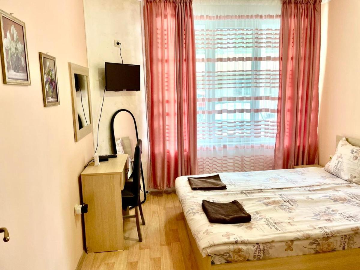First Sea Line Coast Apartment Friends Поморие Екстериор снимка